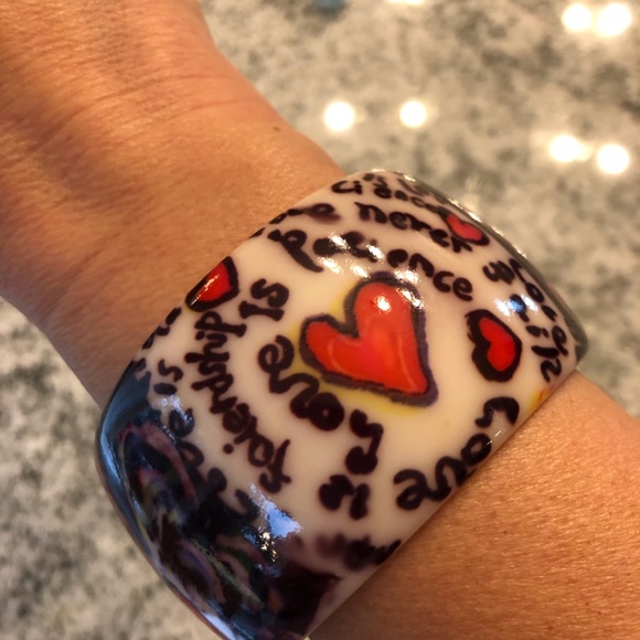 ❤️ LOVE-themed Cuff bracelet ❤️ - Picture 2 of 11